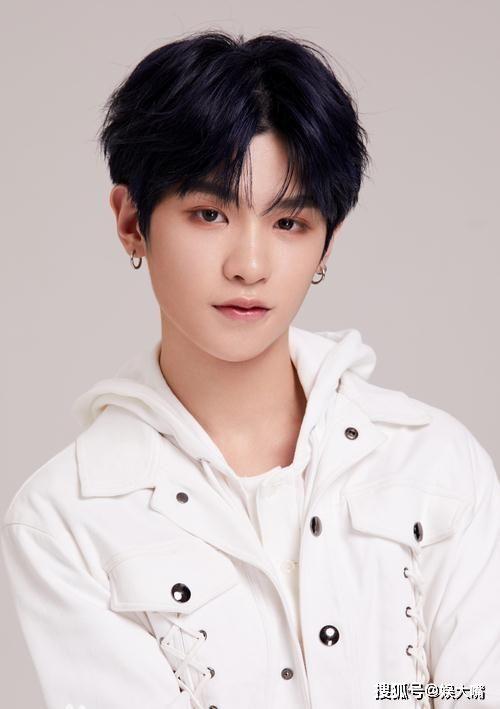 黄明昊机场爆料视频最新,独家幕后花絮大揭秘